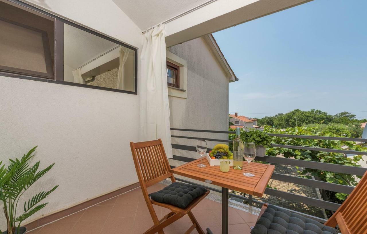 Apartment Green With Balcony Nova Vas  Eksteriør billede